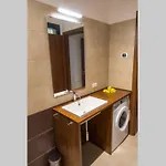 Victoria, Cozy Flat Near Leonardo Academy דירה