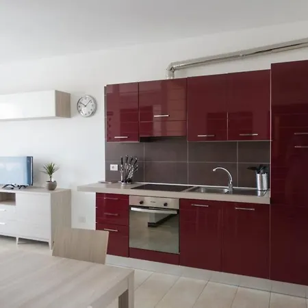 Victoria, Cozy Flat Near Leonardo Academy Sesto Calende