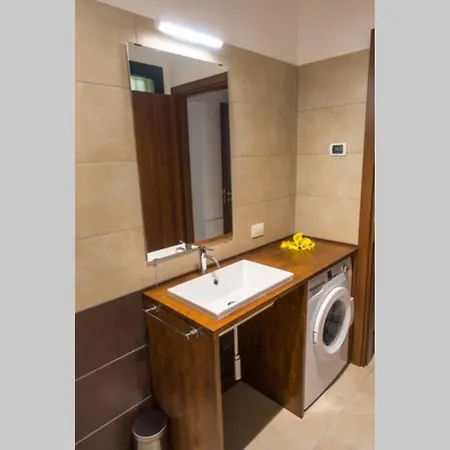 Victoria, Cozy Flat Near Leonardo Academy Apartment