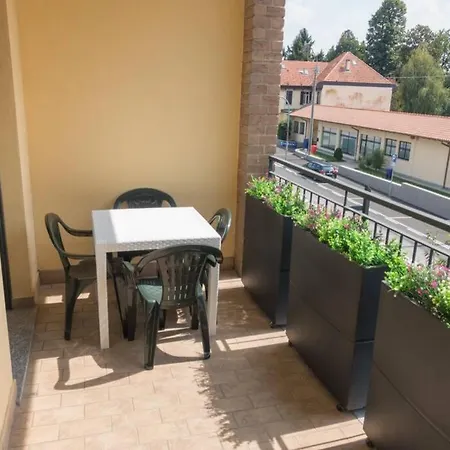 Victoria, Cozy Flat Near Leonardo Academy Apartament *