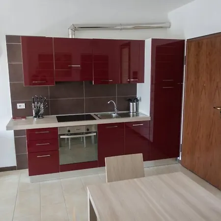 Apartment Victoria, Cozy Flat Near Leonardo Academy