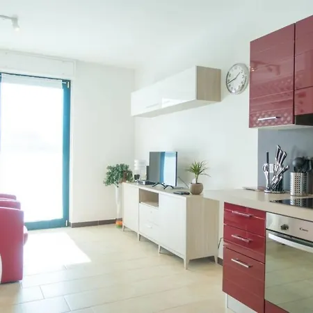 Victoria, Cozy Flat Near Leonardo Academy * Sesto Calende